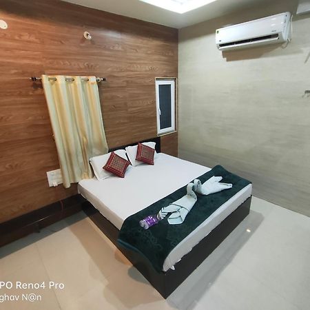 Kamala Sadana Lodge Mādhavaram Kültér fotó