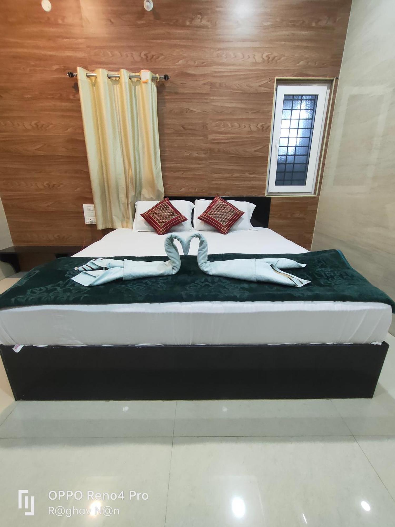 Kamala Sadana Lodge Mādhavaram Kültér fotó