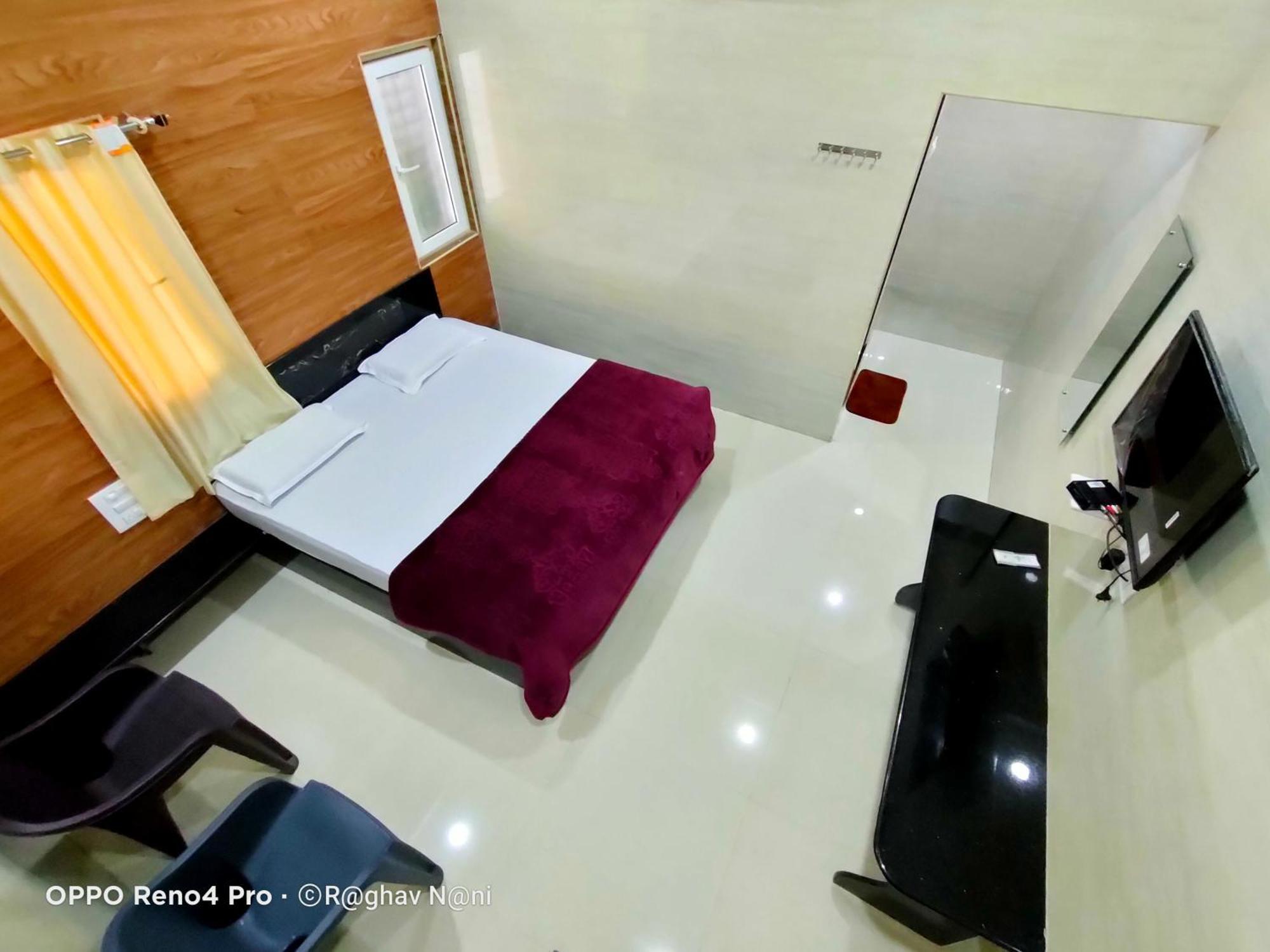 Kamala Sadana Lodge Mādhavaram Kültér fotó